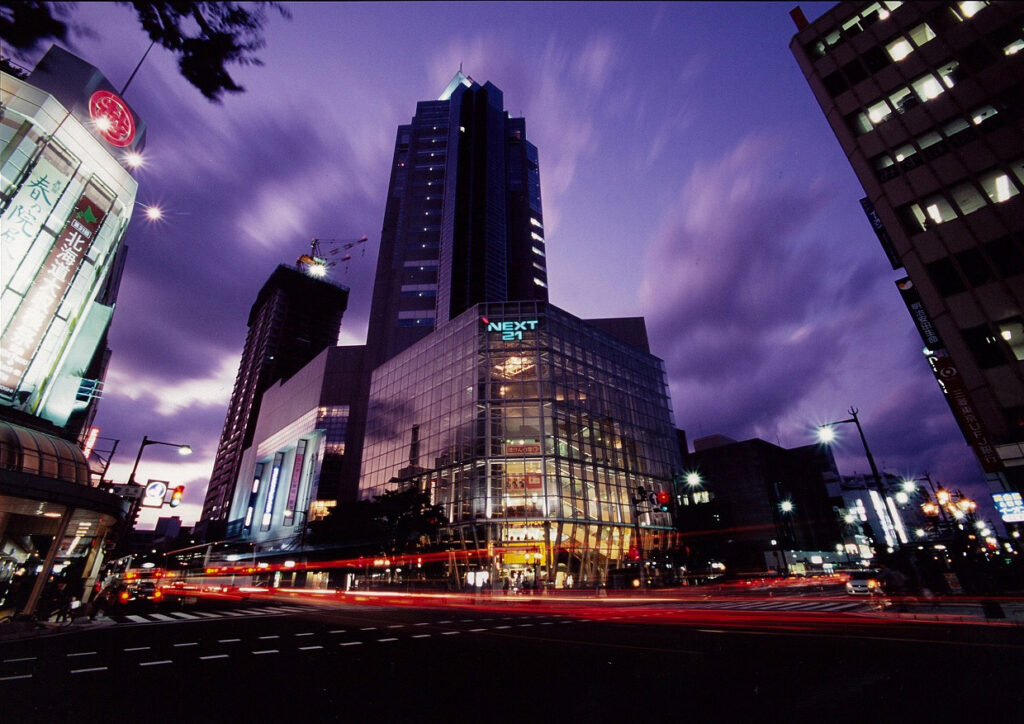 Niigata's Furumachi at night